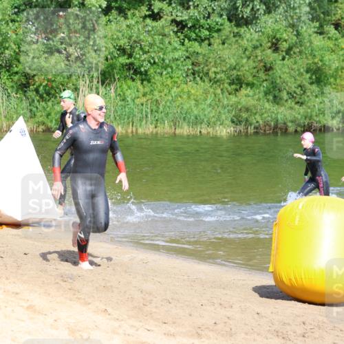 16.06.2024 - 26. Vierlanden-Triathlon Strokosch-Dieckow http://msf.ph/oto/6291245 16.06.2024 09:35:06 Schwimmen 46, 46 meine-sportfotos.de