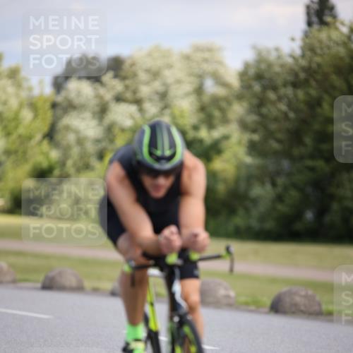 16.06.2024 - 26. Vierlanden-Triathlon Jannik Wohlers http://msf.ph/oto/6291254 16.06.2024 11:31:58 Radfahren 160, 206, 318, 514, 552 meine-sportfotos.de