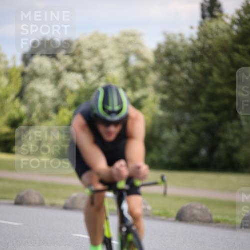 16.06.2024 - 26. Vierlanden-Triathlon Jannik Wohlers http://msf.ph/oto/6291256 16.06.2024 11:31:58 Radfahren 160, 206, 318, 514, 552 meine-sportfotos.de