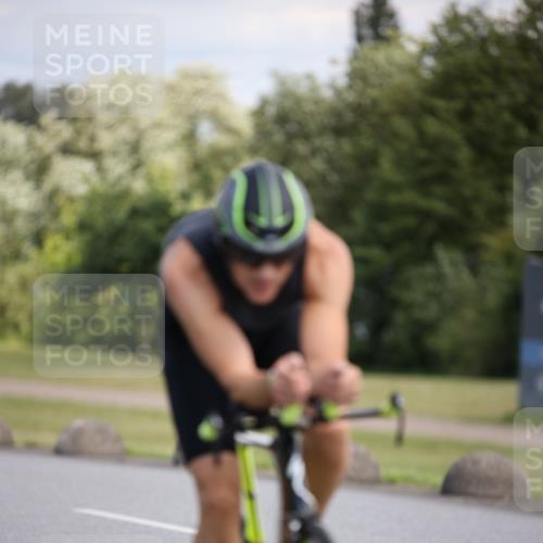 16.06.2024 - 26. Vierlanden-Triathlon Jannik Wohlers http://msf.ph/oto/6291262 16.06.2024 11:31:59 Radfahren 129, 160, 206, 318, 514, 525, 552 meine-sportfotos.de