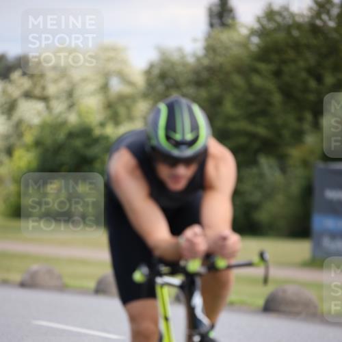 16.06.2024 - 26. Vierlanden-Triathlon Jannik Wohlers http://msf.ph/oto/6291264 16.06.2024 11:31:59 Radfahren 129, 160, 206, 318, 514, 525, 552 meine-sportfotos.de