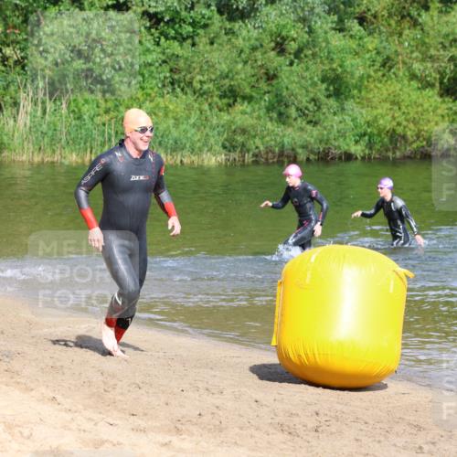 16.06.2024 - 26. Vierlanden-Triathlon Strokosch-Dieckow http://msf.ph/oto/6291271 16.06.2024 09:35:06 Schwimmen 46, 46 meine-sportfotos.de