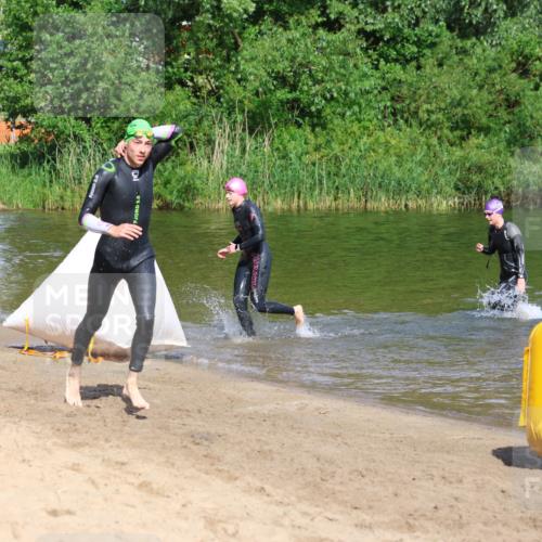 16.06.2024 - 26. Vierlanden-Triathlon Strokosch-Dieckow http://msf.ph/oto/6291305 16.06.2024 09:35:09 Schwimmen 46, 46 meine-sportfotos.de