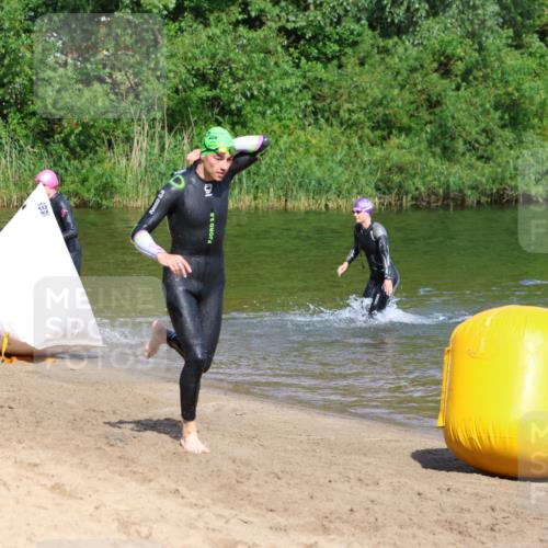 16.06.2024 - 26. Vierlanden-Triathlon Strokosch-Dieckow http://msf.ph/oto/6291346 16.06.2024 09:35:09 Schwimmen 46, 46 meine-sportfotos.de