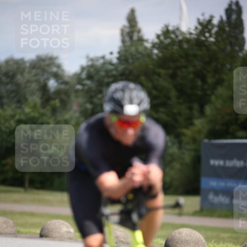 16.06.2024 - 26. Vierlanden-Triathlon Jannik Wohlers http://msf.ph/oto/6291372 16.06.2024 11:32:06 Radfahren 20, 90, 95, 129, 145, 181, 206, 525, 552 meine-sportfotos.de