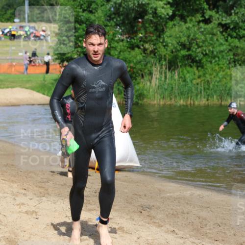16.06.2024 - 26. Vierlanden-Triathlon Strokosch-Dieckow http://msf.ph/oto/6291470 16.06.2024 09:35:20 Schwimmen 25, 46, 25, 46 meine-sportfotos.de