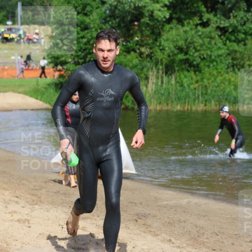 16.06.2024 - 26. Vierlanden-Triathlon Strokosch-Dieckow http://msf.ph/oto/6291477 16.06.2024 09:35:20 Schwimmen 25, 46, 25, 46 meine-sportfotos.de