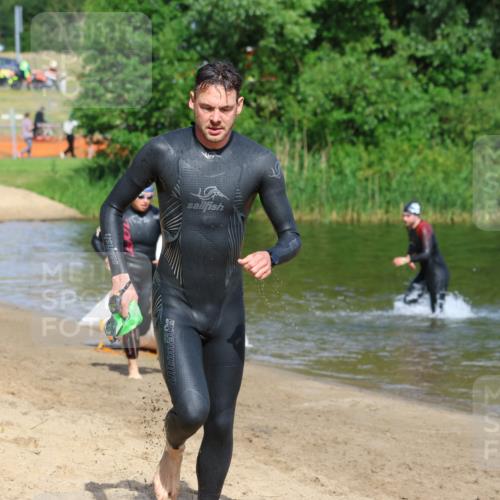 16.06.2024 - 26. Vierlanden-Triathlon Strokosch-Dieckow http://msf.ph/oto/6291485 16.06.2024 09:35:20 Schwimmen 25, 46, 25, 46 meine-sportfotos.de