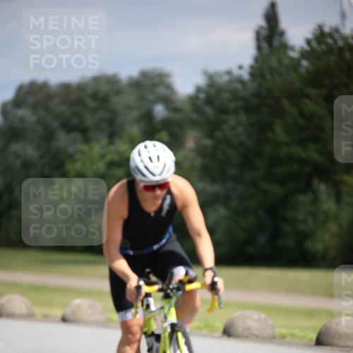 16.06.2024 - 26. Vierlanden-Triathlon Jannik Wohlers http://msf.ph/oto/6291492 16.06.2024 11:32:08 Radfahren 20, 90, 95, 129, 145, 181, 525 meine-sportfotos.de