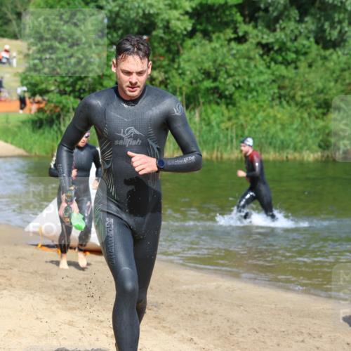 16.06.2024 - 26. Vierlanden-Triathlon Strokosch-Dieckow http://msf.ph/oto/6291493 16.06.2024 09:35:20 Schwimmen 25, 46, 25, 46 meine-sportfotos.de