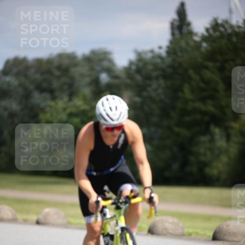 16.06.2024 - 26. Vierlanden-Triathlon Jannik Wohlers http://msf.ph/oto/6291497 16.06.2024 11:32:08 Radfahren 20, 90, 95, 129, 145, 181, 525 meine-sportfotos.de