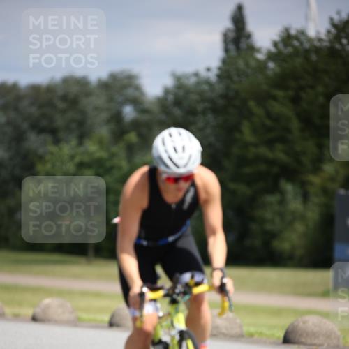 16.06.2024 - 26. Vierlanden-Triathlon Jannik Wohlers http://msf.ph/oto/6291503 16.06.2024 11:32:08 Radfahren 20, 90, 95, 129, 145, 181, 525 meine-sportfotos.de