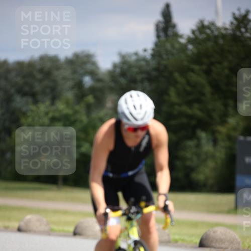 16.06.2024 - 26. Vierlanden-Triathlon Jannik Wohlers http://msf.ph/oto/6291505 16.06.2024 11:32:08 Radfahren 20, 90, 95, 129, 145, 181, 525 meine-sportfotos.de