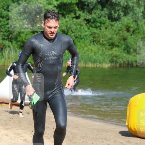 16.06.2024 - 26. Vierlanden-Triathlon Strokosch-Dieckow http://msf.ph/oto/6291509 16.06.2024 09:35:20 Schwimmen 25, 46, 25, 46 meine-sportfotos.de