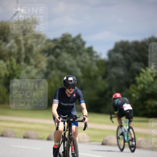 16.06.2024 - 26. Vierlanden-Triathlon Jannik Wohlers http://msf.ph/oto/6291515 16.06.2024 11:32:11 Radfahren 20, 90, 95, 145, 181, 192, 343 meine-sportfotos.de