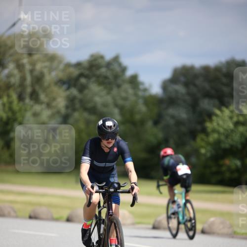 16.06.2024 - 26. Vierlanden-Triathlon Jannik Wohlers http://msf.ph/oto/6291517 16.06.2024 11:32:11 Radfahren 20, 90, 95, 145, 181, 192, 343 meine-sportfotos.de
