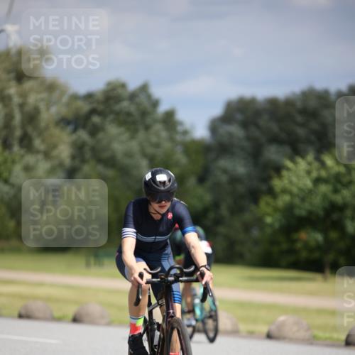 16.06.2024 - 26. Vierlanden-Triathlon Jannik Wohlers http://msf.ph/oto/6291524 16.06.2024 11:32:11 Radfahren 20, 90, 95, 145, 181, 192, 343 meine-sportfotos.de