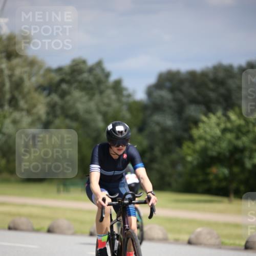 16.06.2024 - 26. Vierlanden-Triathlon Jannik Wohlers http://msf.ph/oto/6291526 16.06.2024 11:32:11 Radfahren 20, 90, 95, 145, 181, 192, 343 meine-sportfotos.de