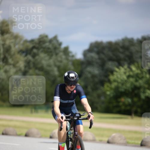 16.06.2024 - 26. Vierlanden-Triathlon Jannik Wohlers http://msf.ph/oto/6291528 16.06.2024 11:32:11 Radfahren 20, 90, 95, 145, 181, 192, 343 meine-sportfotos.de