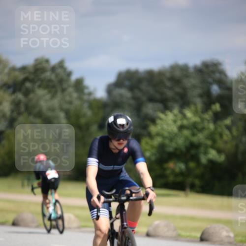 16.06.2024 - 26. Vierlanden-Triathlon Jannik Wohlers http://msf.ph/oto/6291537 16.06.2024 11:32:11 Radfahren 20, 90, 95, 145, 181, 192, 343 meine-sportfotos.de