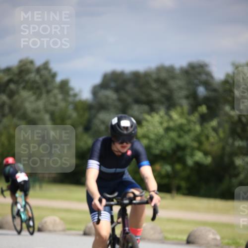 16.06.2024 - 26. Vierlanden-Triathlon Jannik Wohlers http://msf.ph/oto/6291543 16.06.2024 11:32:12 Radfahren 20, 90, 95, 145, 181, 192, 343 meine-sportfotos.de