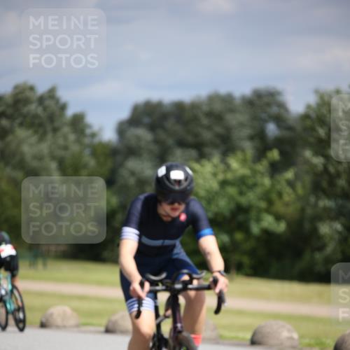 16.06.2024 - 26. Vierlanden-Triathlon Jannik Wohlers http://msf.ph/oto/6291545 16.06.2024 11:32:12 Radfahren 20, 90, 95, 145, 181, 192, 343 meine-sportfotos.de