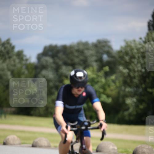 16.06.2024 - 26. Vierlanden-Triathlon Jannik Wohlers http://msf.ph/oto/6291551 16.06.2024 11:32:12 Radfahren 20, 90, 95, 145, 181, 192, 343 meine-sportfotos.de