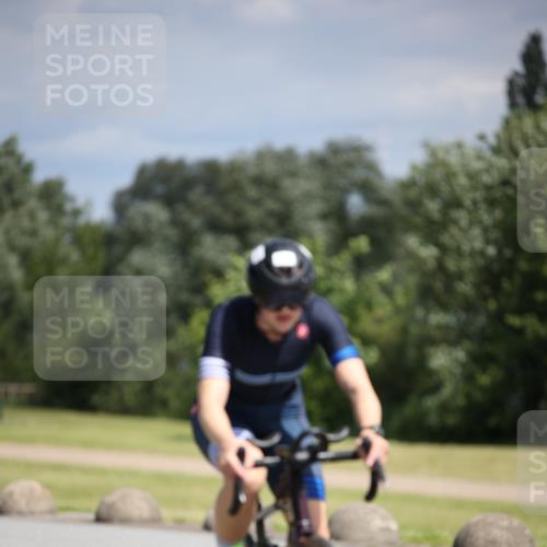 16.06.2024 - 26. Vierlanden-Triathlon Jannik Wohlers http://msf.ph/oto/6291553 16.06.2024 11:32:12 Radfahren 20, 90, 95, 145, 181, 192, 343 meine-sportfotos.de