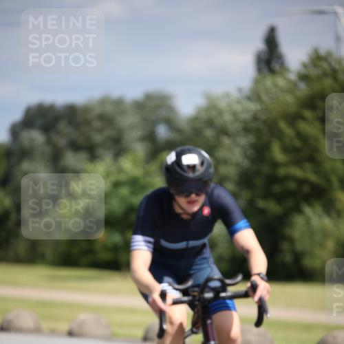 16.06.2024 - 26. Vierlanden-Triathlon Jannik Wohlers http://msf.ph/oto/6291564 16.06.2024 11:32:12 Radfahren 20, 90, 95, 145, 181, 192, 343 meine-sportfotos.de