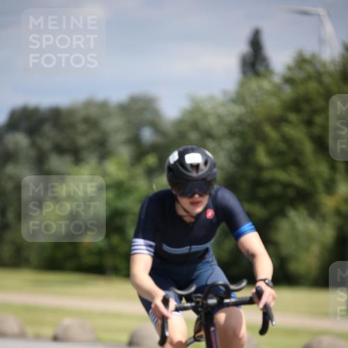16.06.2024 - 26. Vierlanden-Triathlon Jannik Wohlers http://msf.ph/oto/6291567 16.06.2024 11:32:12 Radfahren 20, 90, 95, 145, 181, 192, 343 meine-sportfotos.de