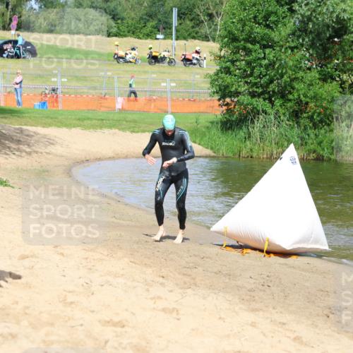 16.06.2024 - 26. Vierlanden-Triathlon Strokosch-Dieckow http://msf.ph/oto/6291637 16.06.2024 09:35:33 Schwimmen 25, 56, 25, 56 meine-sportfotos.de