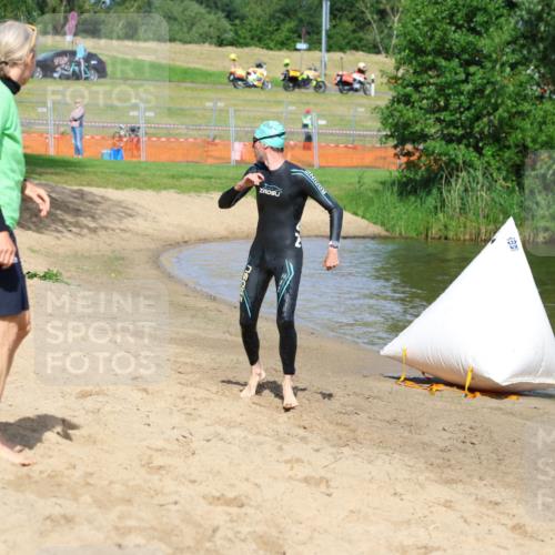16.06.2024 - 26. Vierlanden-Triathlon Strokosch-Dieckow http://msf.ph/oto/6291674 16.06.2024 09:35:35 Schwimmen 56, 56 meine-sportfotos.de
