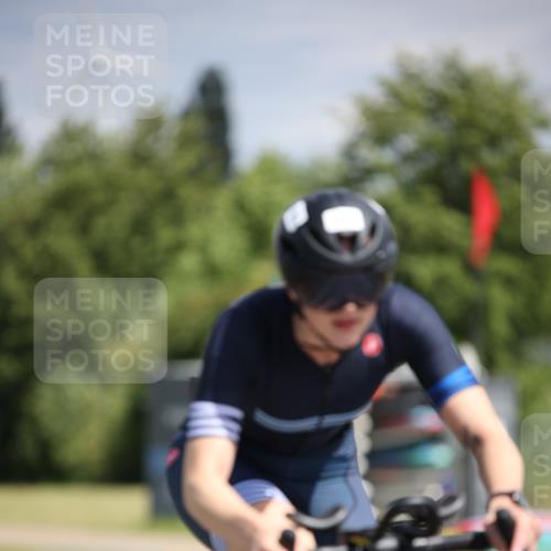 16.06.2024 - 26. Vierlanden-Triathlon Jannik Wohlers http://msf.ph/oto/6291704 16.06.2024 11:32:13 Radfahren 20, 90, 145, 181, 192, 343 meine-sportfotos.de