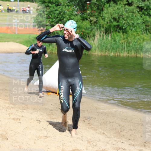 16.06.2024 - 26. Vierlanden-Triathlon Strokosch-Dieckow http://msf.ph/oto/6291771 16.06.2024 09:35:38 Schwimmen 56, 56 meine-sportfotos.de
