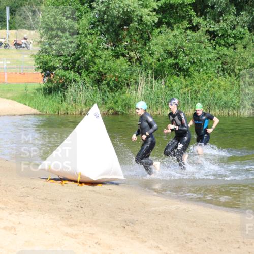 16.06.2024 - 26. Vierlanden-Triathlon Strokosch-Dieckow http://msf.ph/oto/6291801 16.06.2024 09:35:46 Schwimmen 56, 56 meine-sportfotos.de