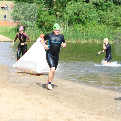 16.06.2024 - 26. Vierlanden-Triathlon Strokosch-Dieckow http://msf.ph/oto/6291831 16.06.2024 09:35:53 Schwimmen 56, 56 meine-sportfotos.de