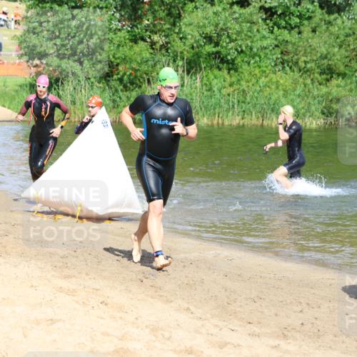 16.06.2024 - 26. Vierlanden-Triathlon Strokosch-Dieckow http://msf.ph/oto/6291841 16.06.2024 09:35:53 Schwimmen 56, 56 meine-sportfotos.de