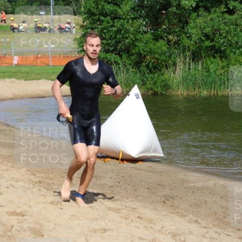16.06.2024 - 26. Vierlanden-Triathlon Strokosch-Dieckow http://msf.ph/oto/6291923 16.06.2024 09:36:01 Schwimmen 40, 40 meine-sportfotos.de