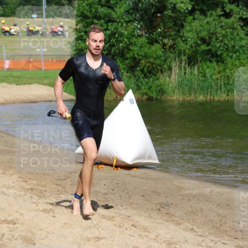 16.06.2024 - 26. Vierlanden-Triathlon Strokosch-Dieckow http://msf.ph/oto/6291931 16.06.2024 09:36:01 Schwimmen 40, 40 meine-sportfotos.de