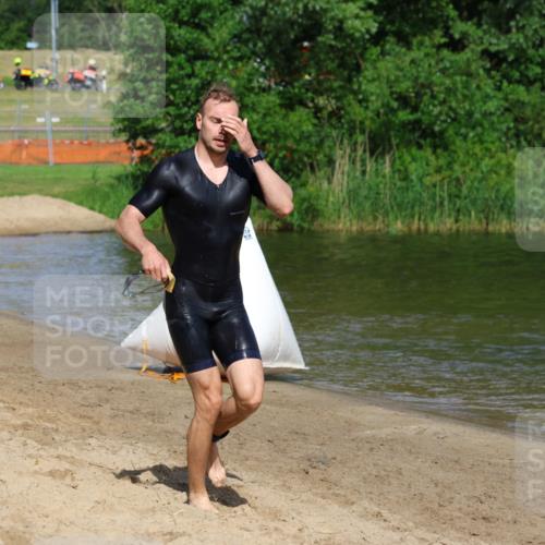 16.06.2024 - 26. Vierlanden-Triathlon Strokosch-Dieckow http://msf.ph/oto/6291946 16.06.2024 09:36:01 Schwimmen 40, 40 meine-sportfotos.de