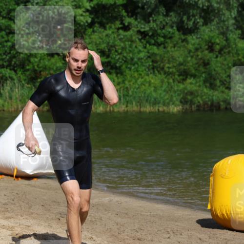 16.06.2024 - 26. Vierlanden-Triathlon Strokosch-Dieckow http://msf.ph/oto/6291982 16.06.2024 09:36:02 Schwimmen 40, 40 meine-sportfotos.de