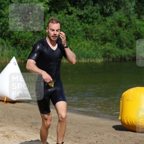 16.06.2024 - 26. Vierlanden-Triathlon Strokosch-Dieckow http://msf.ph/oto/6291994 16.06.2024 09:36:02 Schwimmen 40, 40 meine-sportfotos.de