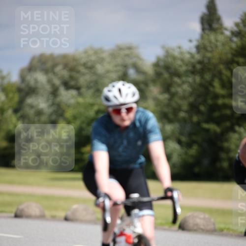 16.06.2024 - 26. Vierlanden-Triathlon Jannik Wohlers http://msf.ph/oto/6291996 16.06.2024 11:35:16 Radfahren 61, 95, 167, 191, 195, 268, 318, 383, 411, 516 meine-sportfotos.de