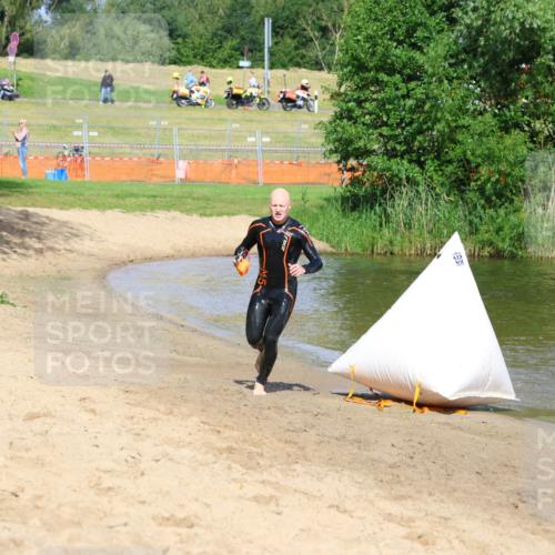 16.06.2024 - 26. Vierlanden-Triathlon Strokosch-Dieckow http://msf.ph/oto/6292011 16.06.2024 09:36:15 Schwimmen 40, 107, 40, 107 meine-sportfotos.de