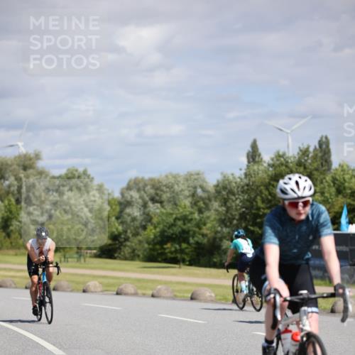 16.06.2024 - 26. Vierlanden-Triathlon Jannik Wohlers http://msf.ph/oto/6292018 16.06.2024 11:35:16 Radfahren 61, 95, 167, 191, 195, 268, 318, 383, 411, 516 meine-sportfotos.de