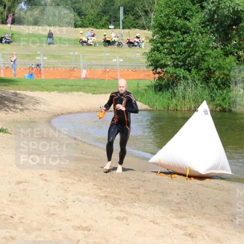 16.06.2024 - 26. Vierlanden-Triathlon Strokosch-Dieckow http://msf.ph/oto/6292019 16.06.2024 09:36:15 Schwimmen 40, 107, 40, 107 meine-sportfotos.de