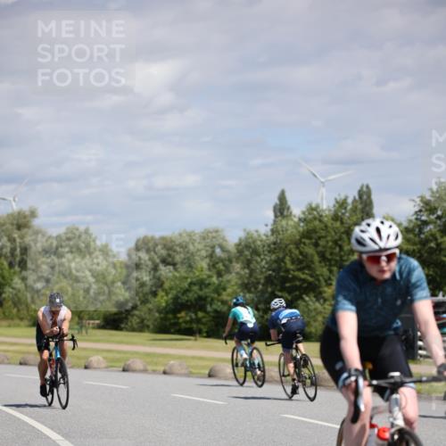 16.06.2024 - 26. Vierlanden-Triathlon Jannik Wohlers http://msf.ph/oto/6292025 16.06.2024 11:35:17 Radfahren 61, 95, 167, 191, 195, 268, 318, 383, 411, 516 meine-sportfotos.de