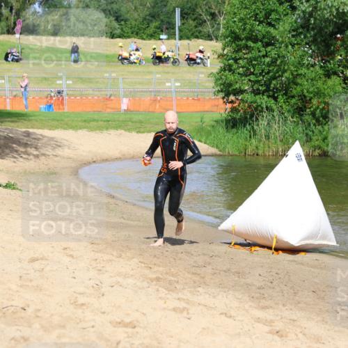 16.06.2024 - 26. Vierlanden-Triathlon Strokosch-Dieckow http://msf.ph/oto/6292028 16.06.2024 09:36:15 Schwimmen 40, 107, 40, 107 meine-sportfotos.de