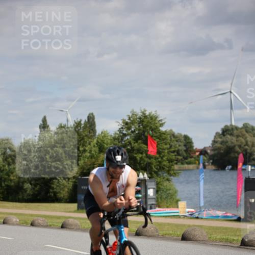 16.06.2024 - 26. Vierlanden-Triathlon Jannik Wohlers http://msf.ph/oto/6292047 16.06.2024 11:35:18 Radfahren 61, 95, 167, 191, 195, 268, 318, 383, 411, 516 meine-sportfotos.de