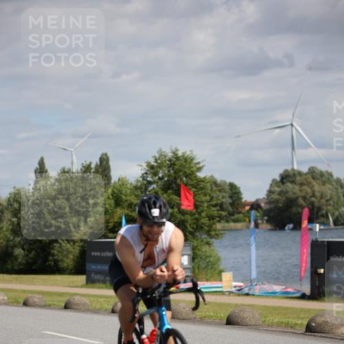 16.06.2024 - 26. Vierlanden-Triathlon Jannik Wohlers http://msf.ph/oto/6292049 16.06.2024 11:35:18 Radfahren 61, 95, 167, 191, 195, 268, 318, 383, 411, 516 meine-sportfotos.de